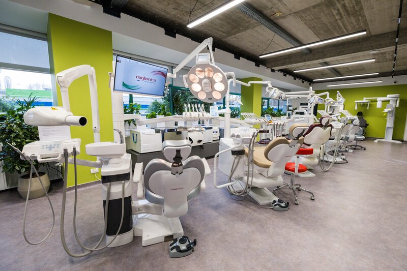 Dentium, echipamente stomatologice
